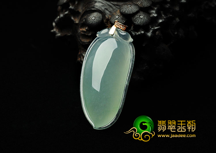 冰种晴水缅甸翡翠A货福瓜挂件