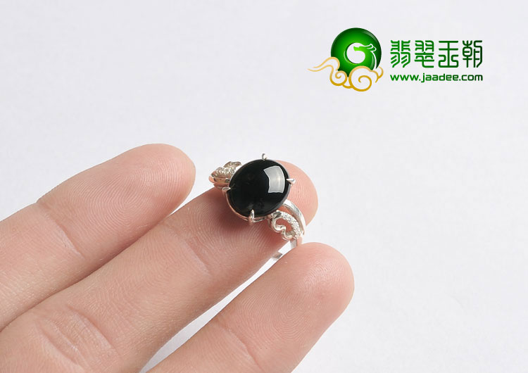 玻璃种墨翠缅甸翡翠A货镶银戒指（水钻）