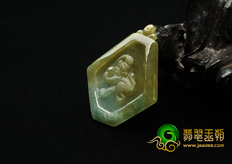 糯冰种褐黄翡飘花缅甸翡翠A货灵猴挂件