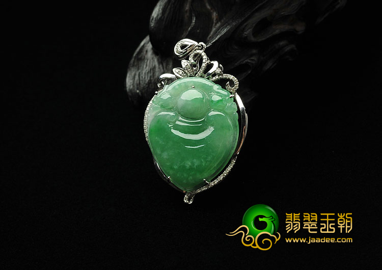 糯冰种绿晴水缅甸翡翠A货镶白金如意胸坠（真钻）