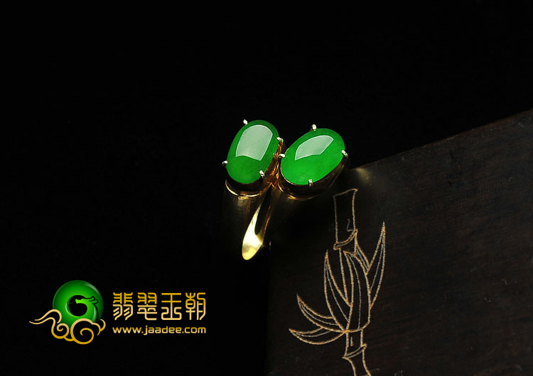 冰种正阳绿缅甸翡翠A货戒面（一对）