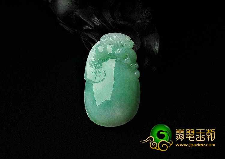 糯冰种豆色缅甸翡翠A货福在眼前挂件
