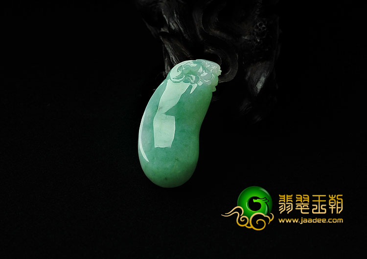 糯冰种豆色缅甸翡翠A货福瓜挂件