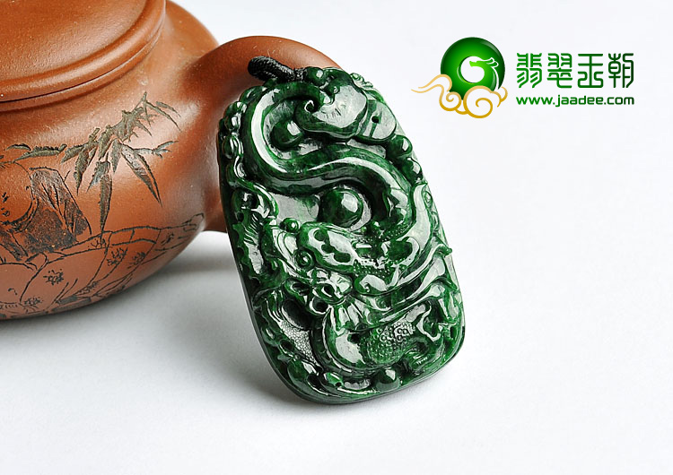 细糯种干青缅甸翡翠A货龙行如意挂件