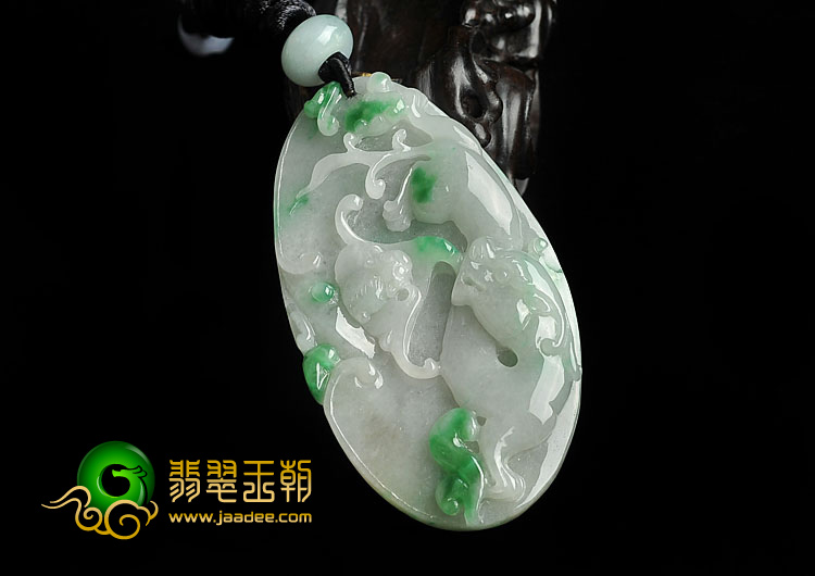 糯冰种飘翠缅甸翡翠A货龙凤牌挂件