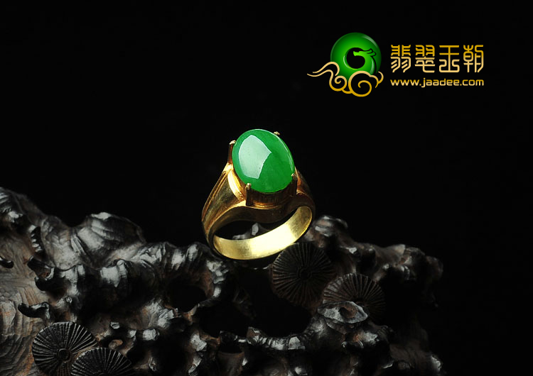 冰种阳绿缅甸翡翠A货戒面