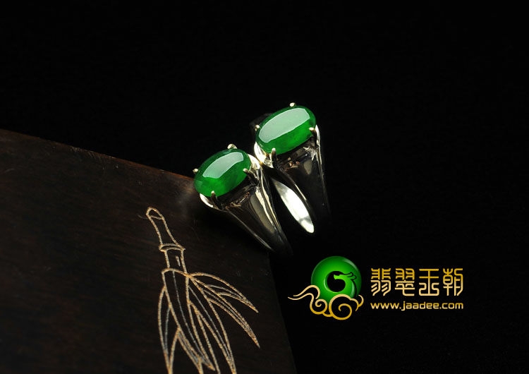 冰种蓝绿缅甸翡翠A货戒面（一对）
