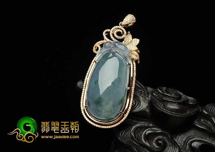 冰种飘花缅甸翡翠A货镶玫瑰金福瓜胸坠（真钻）