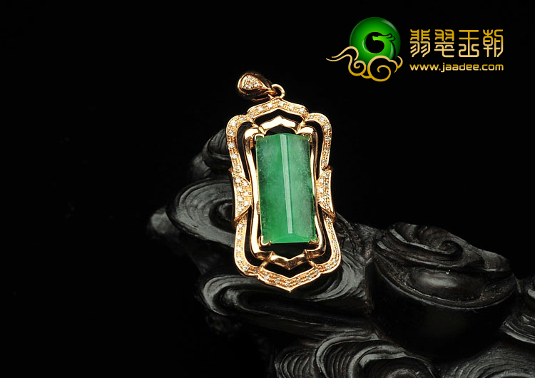 冰种绿晴水缅甸翡翠A货镶玫瑰金胸坠（真钻）