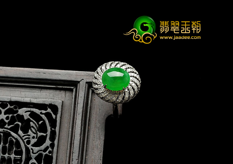 冰种正阳绿缅甸翡翠A货镶白金戒指（真钻）