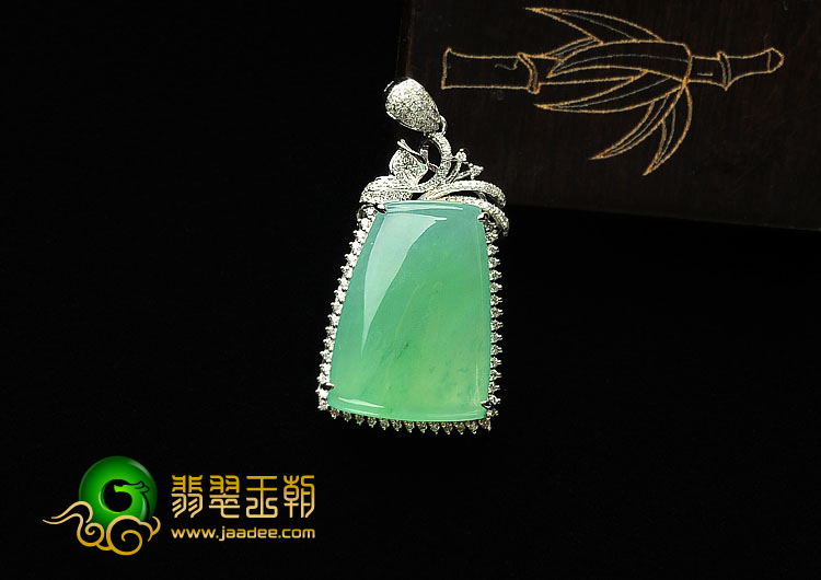 冰种绿晴水缅甸翡翠A货镶白金节节高胸坠（真钻）