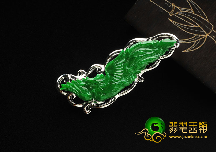 (超值推荐)糯冰种阳绿缅甸翡翠A货镶白金凤凰胸坠（真钻）