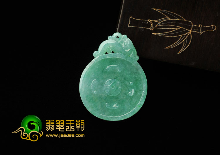 糯冰种绿晴水缅甸翡翠A货福在眼前挂件