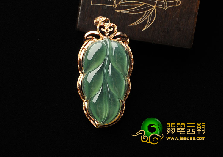 冰种晴水缅甸翡翠A货镶玫瑰金金枝玉叶胸坠（真钻）
