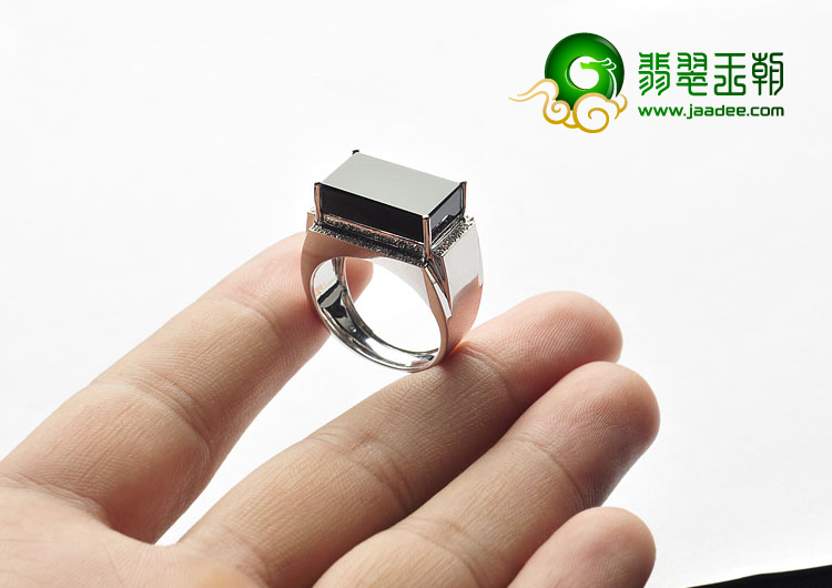冰种墨翠缅甸翡翠A货镶白金戒指（真钻）