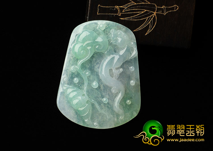 糯冰种晴水缅甸翡翠A货螭龙如意挂件