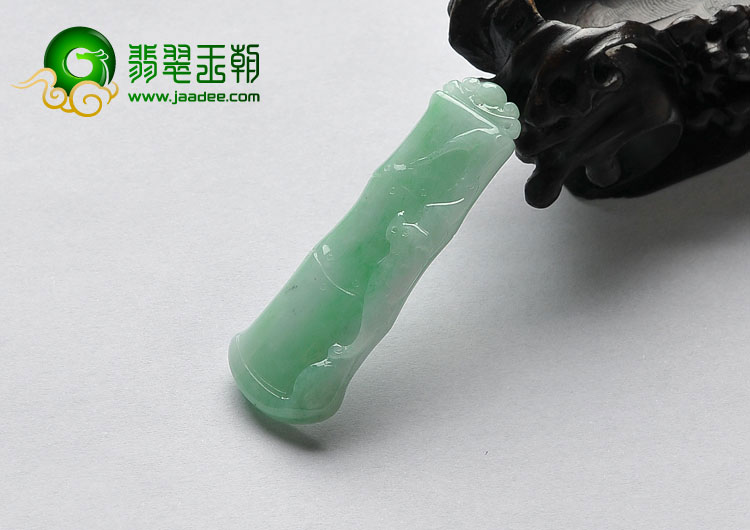 糯冰种豆色缅甸翡翠A货节节高挂件