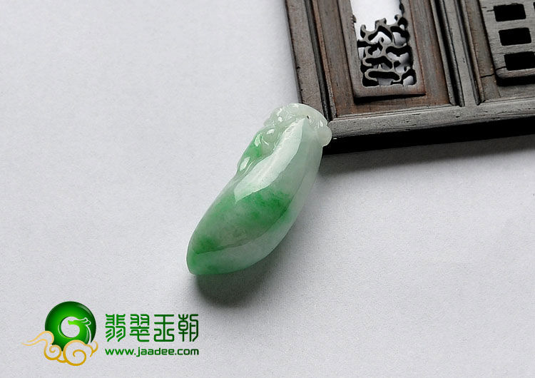 糯冰种飘翠缅甸翡翠A货福瓜挂件