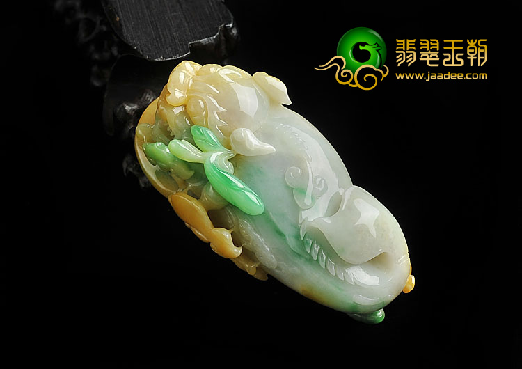 糯冰种三彩缅甸翡翠A货龙头鱼挂件/手玩件
