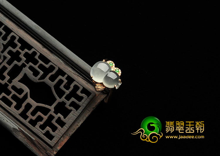 冰玻种淡晴水缅甸翡翠A货镶玫瑰金葫芦戒指（真钻）