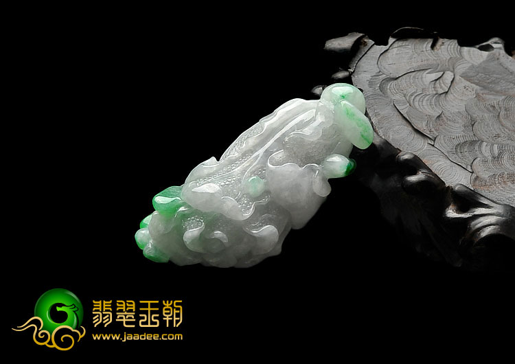 糯冰种飘翠缅甸翡翠A货白菜挂件