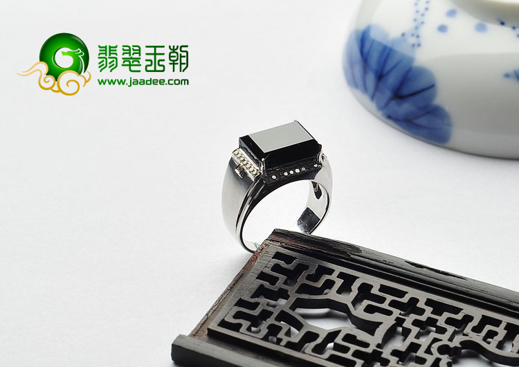 冰种墨翠缅甸翡翠A货镶白金戒指（真钻）