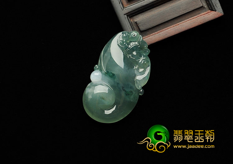冰种飘花缅甸翡翠A货龙如意挂件