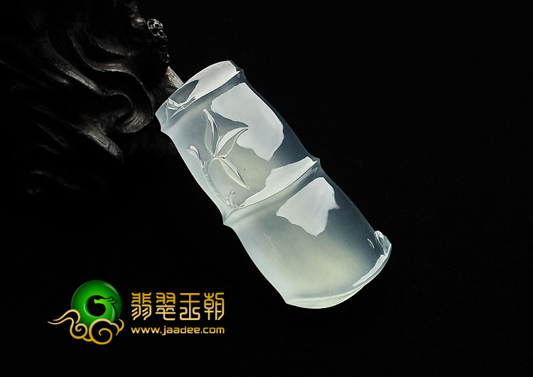 玻璃种淡晴水缅甸翡翠A货节节高挂件