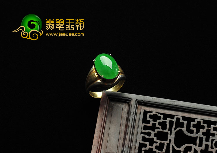 冰种阳绿缅甸翡翠A货戒面