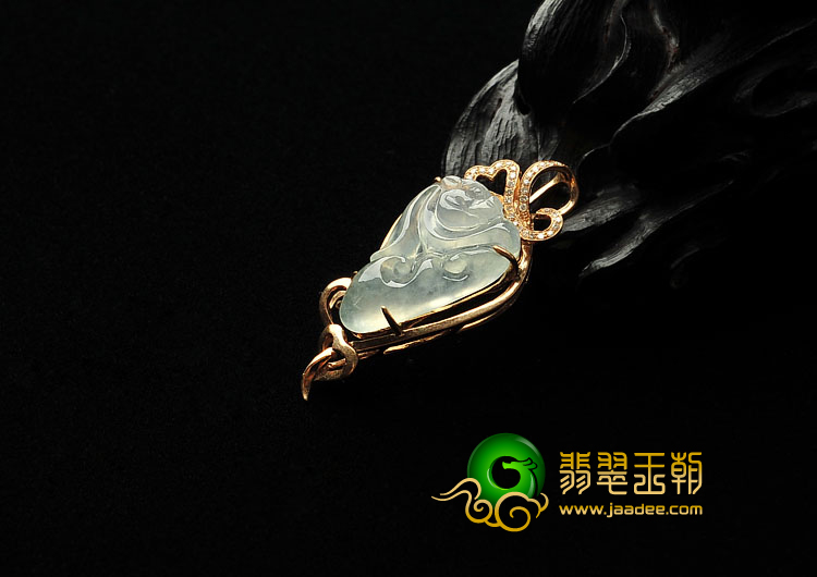 冰种无色缅甸翡翠A货镶玫瑰金如意寿胸坠（真钻）