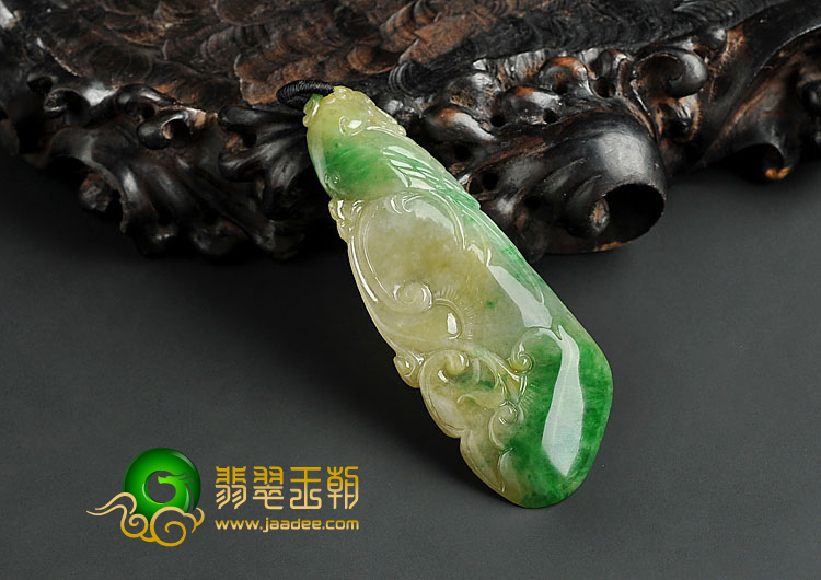 糯冰种黄加绿缅甸翡翠A货鹦鹉挂件
