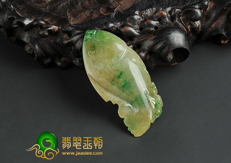 糯冰种黄加绿缅甸翡翠A货小鱼挂件