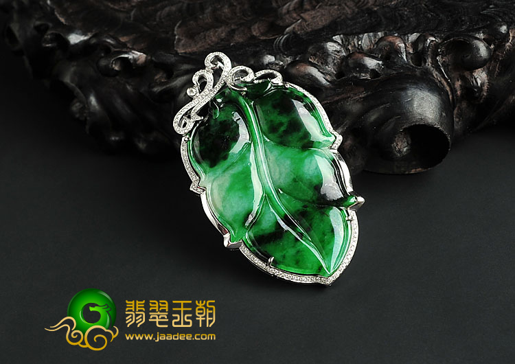 糯冰种癣加绿缅甸翡翠A货镶白金金枝玉叶挂件（真钻）