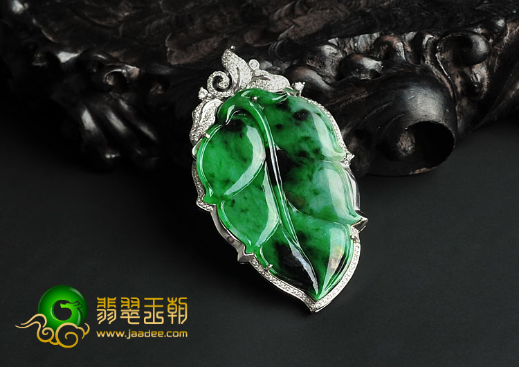 糯冰种癣加绿缅甸翡翠A货镶白金金枝玉叶挂件（真钻）