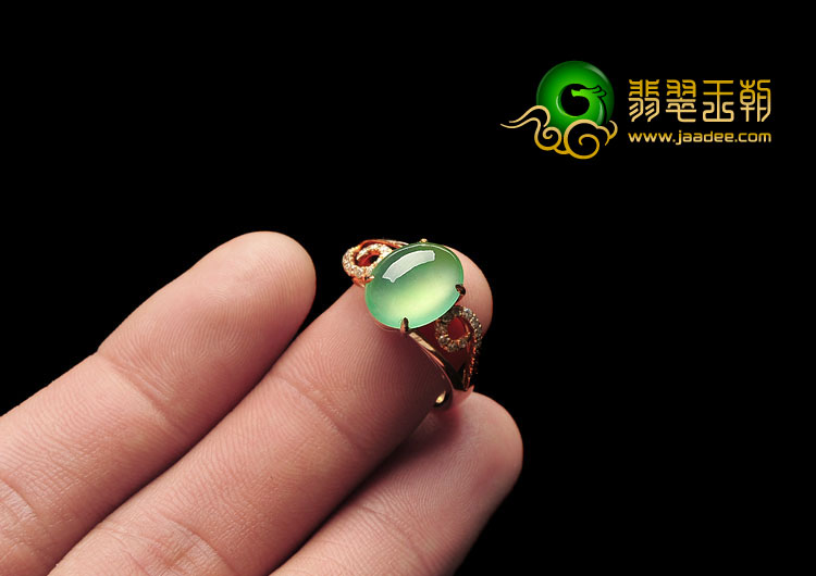 冰玻种晴水缅甸翡翠A货镶玫瑰金戒指（真钻）