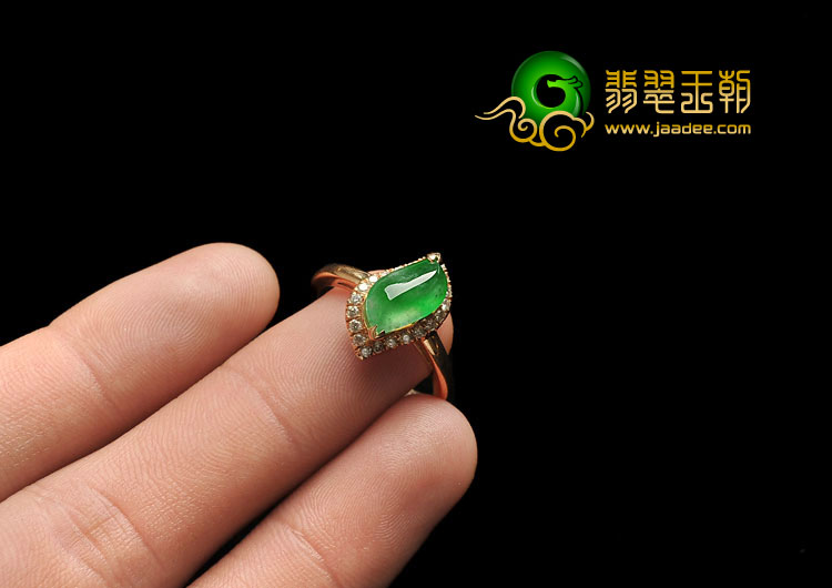 冰种翠色缅甸翡翠A货镶玫瑰金戒指（真钻）