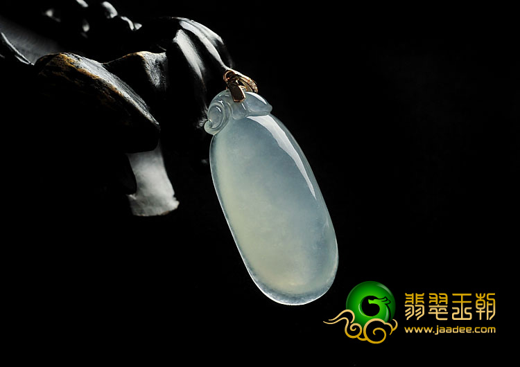 (超值推荐)冰种晴水缅甸翡翠A货福瓜挂件（金扣）
