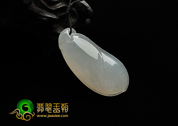 糯冰种淡晴水缅甸翡翠A货福瓜挂件