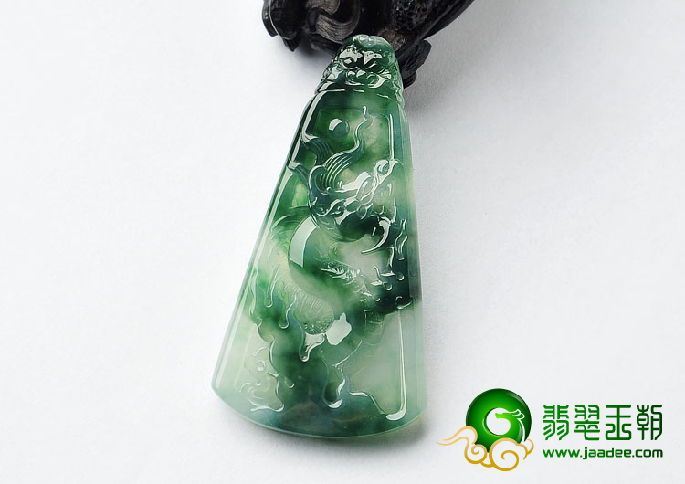 冰种飘花缅甸翡翠A货龙牌挂件