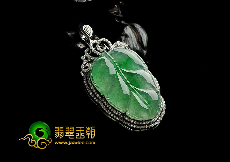 冰种飘翠缅甸翡翠A货镶白金金枝玉叶胸坠（真钻）