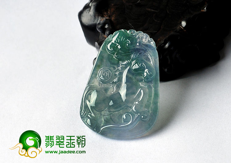 冰玻种飘花缅甸翡翠A货马到成功挂件