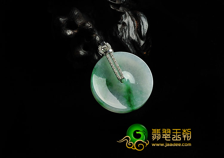 (超值推荐)冰种飘翠缅甸翡翠A货镶白金平安扣胸坠（真钻）