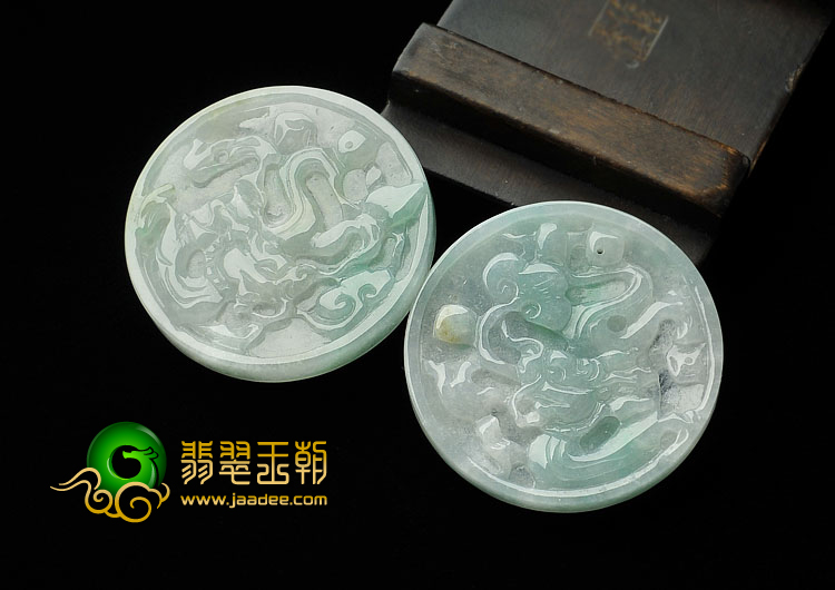 糯冰种飘花缅甸翡翠A货龙凤牌挂件（一对）