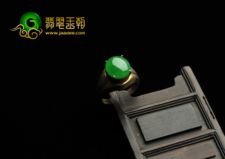 冰种阳绿缅甸翡翠A货戒面