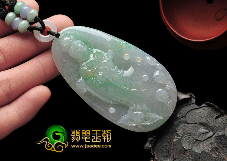 冰种略飘翠缅甸翡翠A货站观音挂件