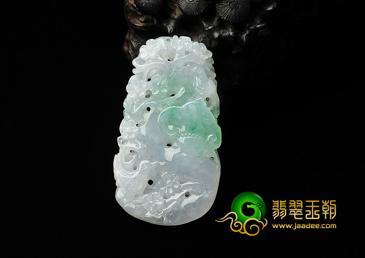 糯冰种飘翠缅甸翡翠A货喜上眉梢挂件