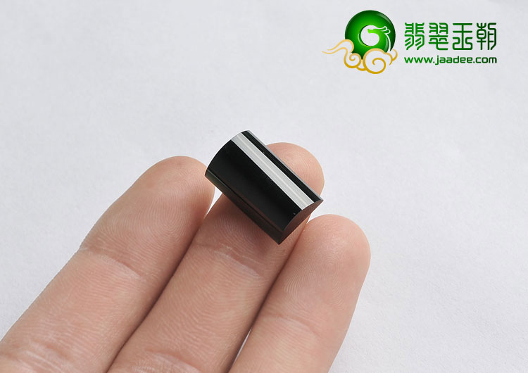 冰种墨翠缅甸翡翠A货马鞍戒面