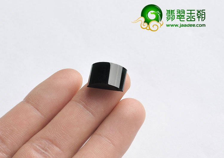 糯冰种墨翠缅甸翡翠A货马鞍戒面