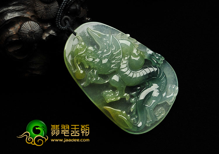 (超值推荐)冰种黄翡飘花缅甸翡翠A货龙牌挂件
