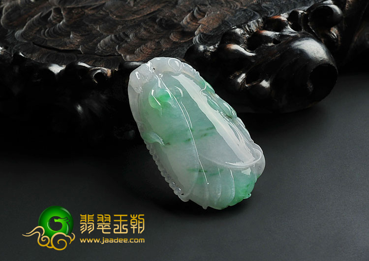 糯冰种飘翠缅甸翡翠A货玉兰花挂件